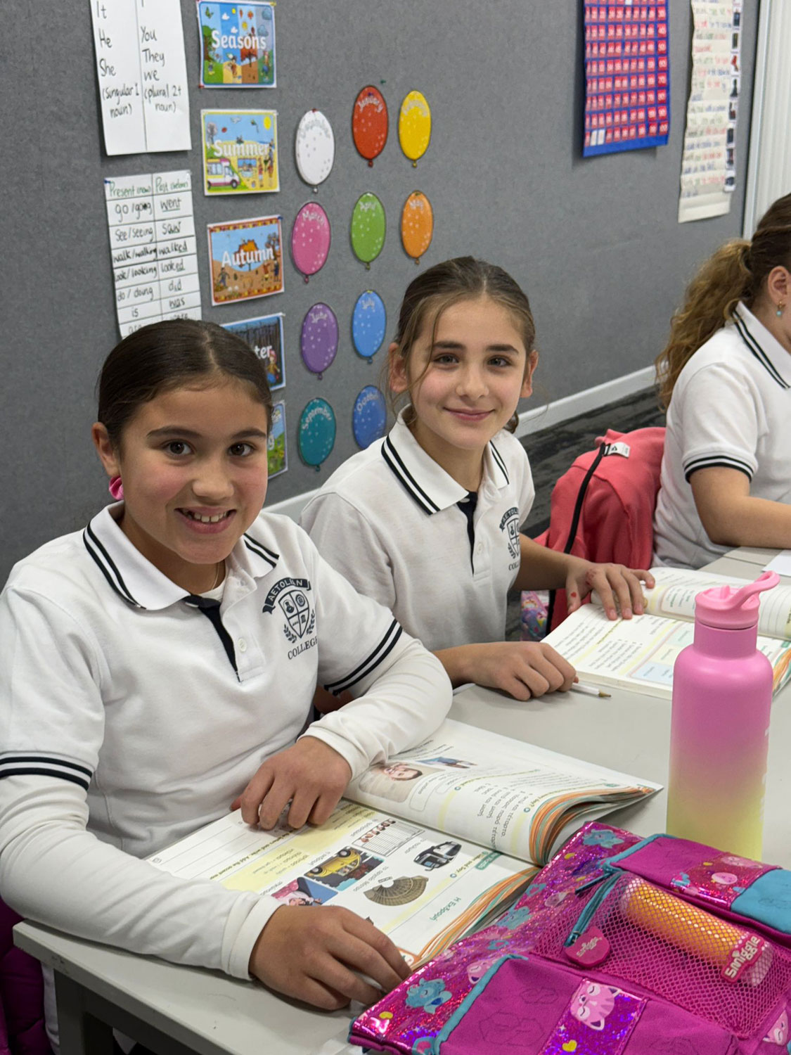 Aetolian College Classroom And Kids (10)