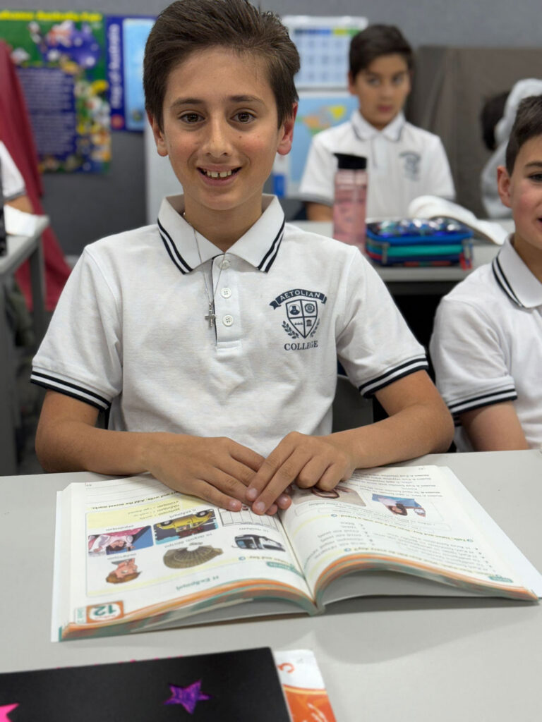 Aetolian College Classroom And Kids (14)