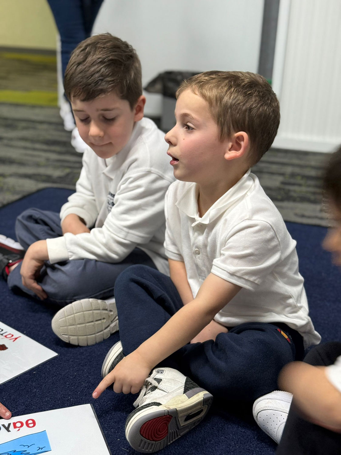 Aetolian College Classroom And Kids (21)